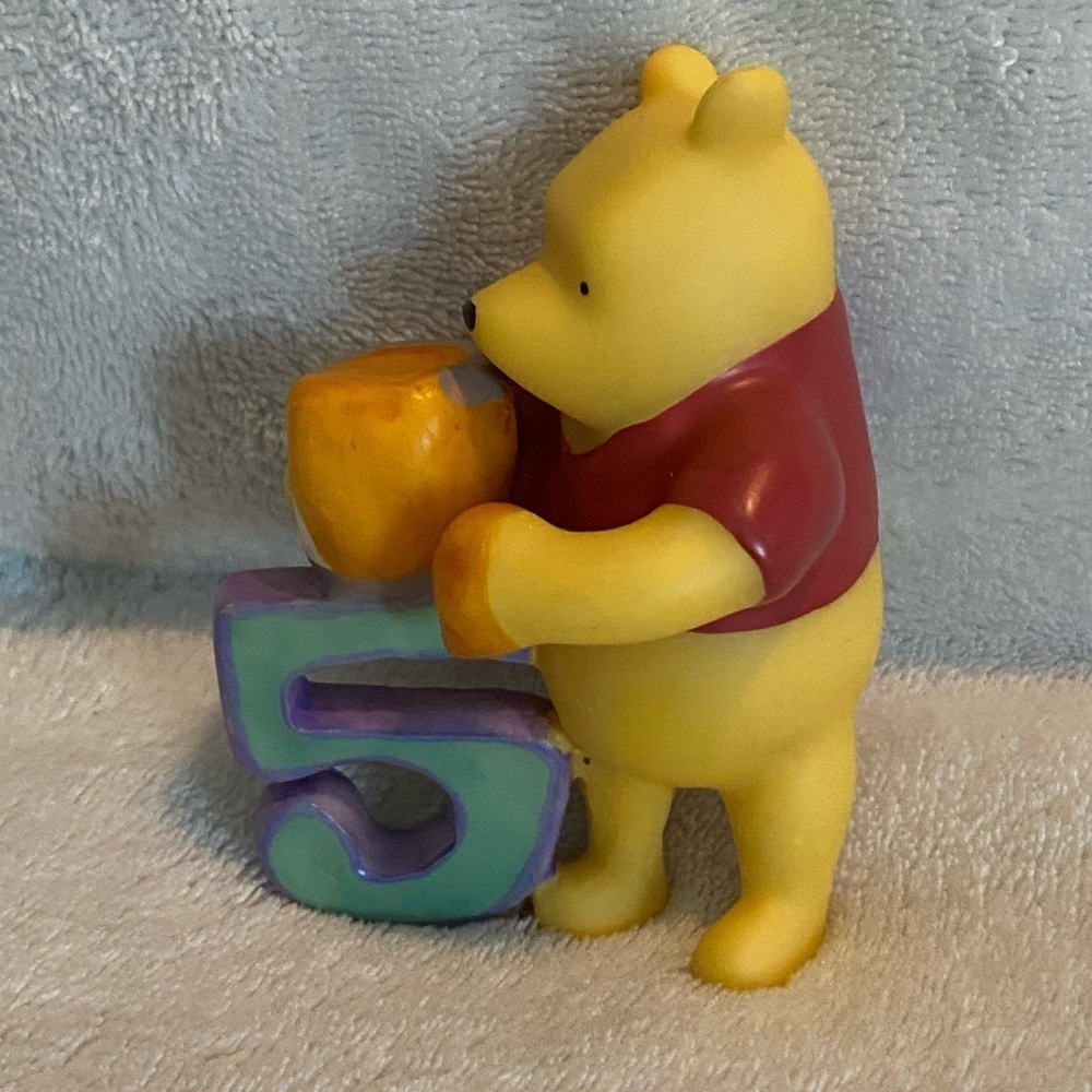 Disney Classic #5 Pooh With Honey Jar  Birthday Keepsake Cake Topper Resin 4”